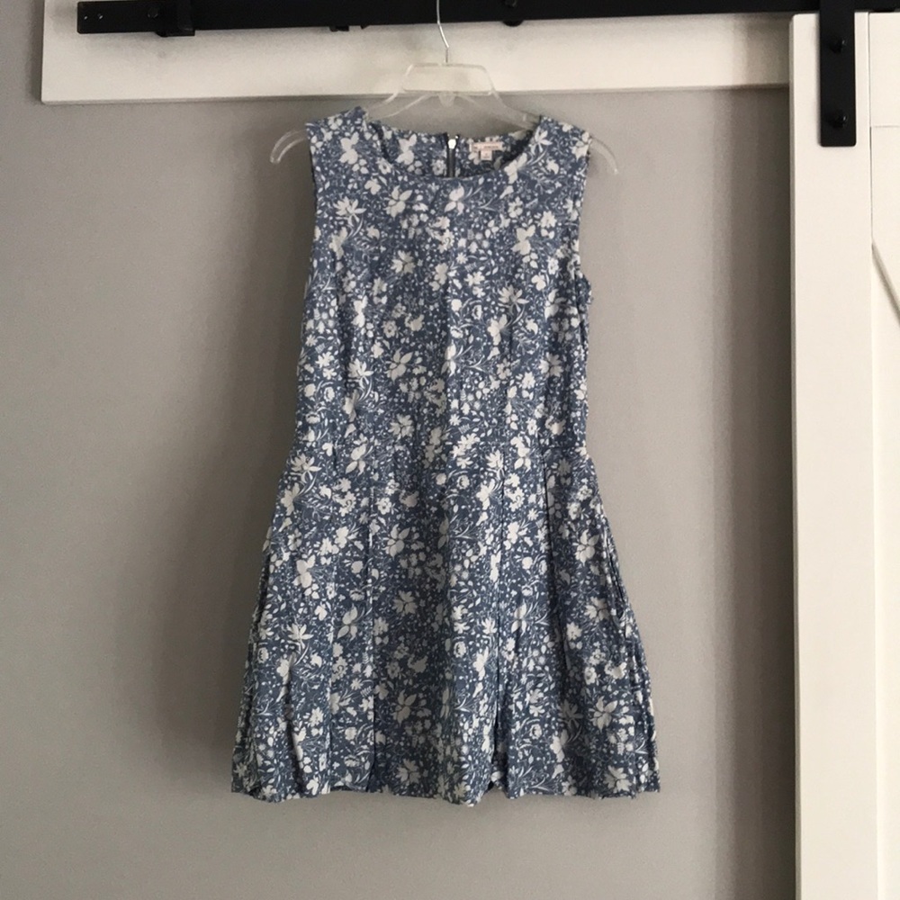 GAP floral dress with pockets.